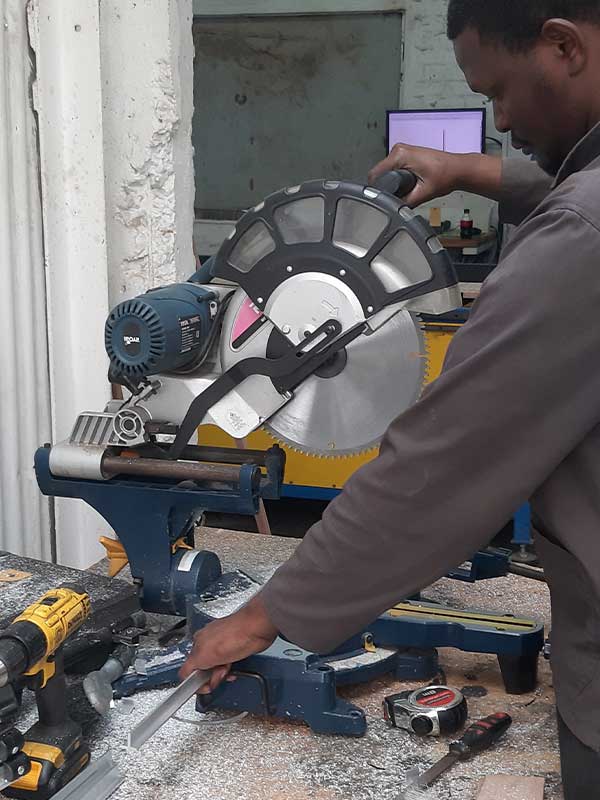 manufacturing-of-high-quality-aluminium-dipsticks-for-fuel-tanks-2